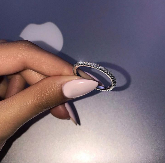 Anillo de Diamantes para Mujer - Diseño de Línea Simple Brillo Intenso - Image 5