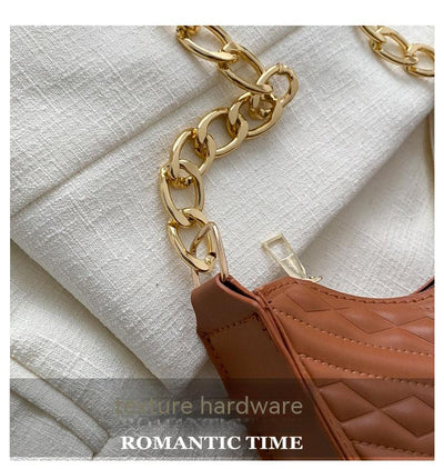 Bolso Bandolera Baguette Plisado con Cadena - Image 14