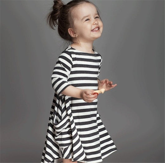 Vestidos a Juego Mamá e Hija con Rayas - Conjunto Familiar Coordinado - Image 4