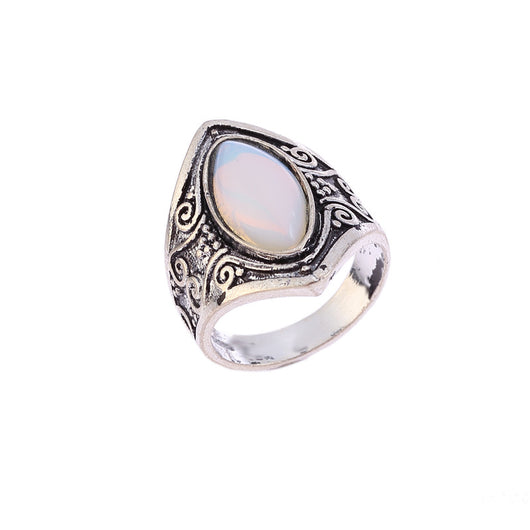 Anillo de Plata Thai con Piedra de Luna Estilo Punk