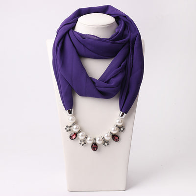 Collar de Perlas con Pañuelo Elegante