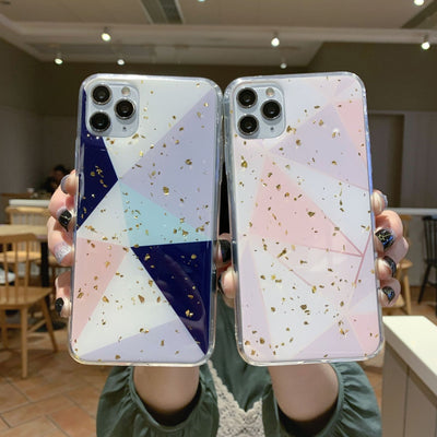 Funda para celular con diseño geométrico colorido