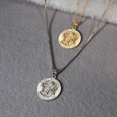 Medalla de Ángel con Cadena - Image 3