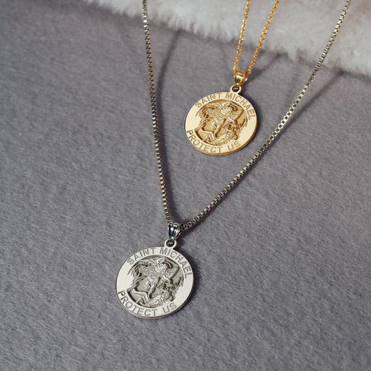 Medalla de Ángel con Cadena - Image 3