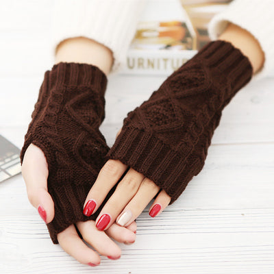 Guantes sin dedos con patrón de diamantes - Image 10