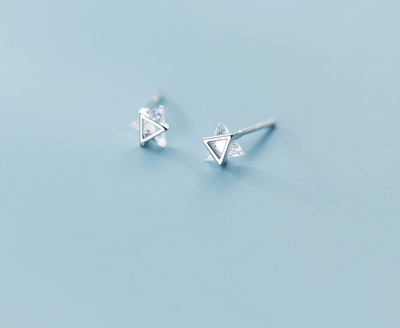 Aretes de Plata S925 Estilo Japonés con Diamantes - Triángulo Geométrico Personalizado - Image 8