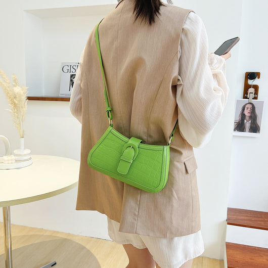 Bolso Bandolera de Textura Premium con Diseño Versátil - Image 14