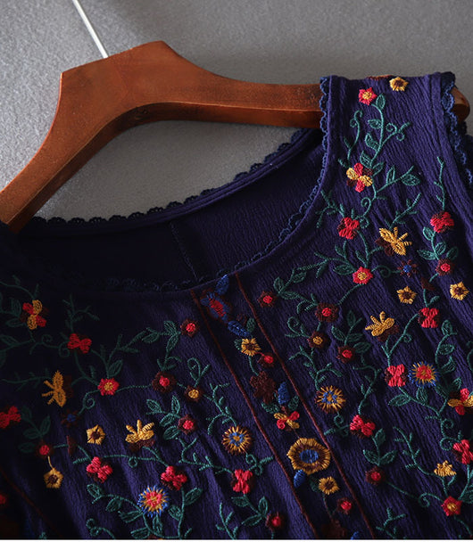 Blusa Retro Holgada con Bordado Floral - Image 25