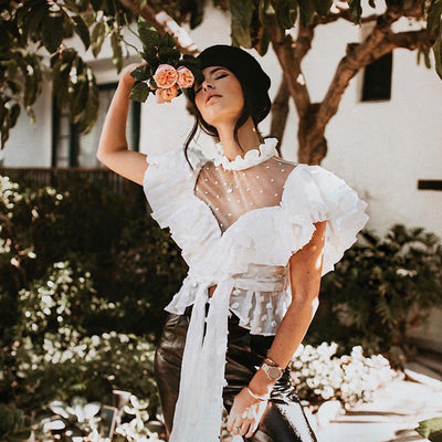 Blusa con Volantes de Encaje Elegante - Image 3