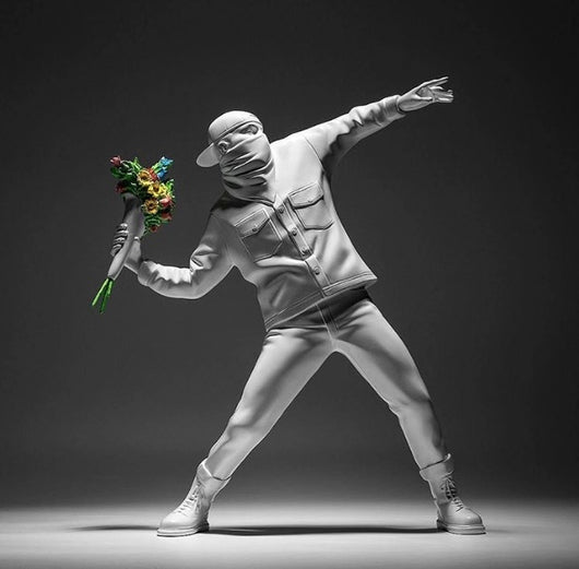 Escultura Decorativa Banksy Flower Boy - Arte Urbano para tu Hogar