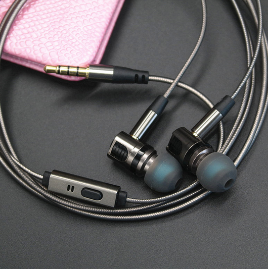 Auriculares Intrauriculares Metálicos con Cable Control y Micrófono Integrado - Image 2