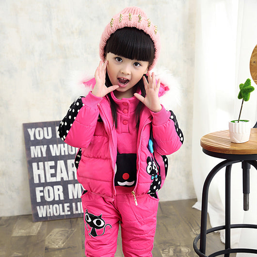 Conjunto Invernal de Tres Piezas para Niñas - Suéter y Traje de Terciopelo Acolchado - Image 10