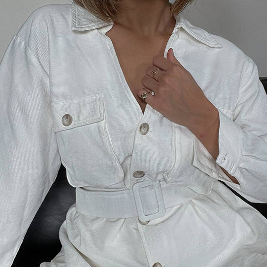 Chaqueta con Bolsillos Laterales Cuello Alto Diseño Minimalista - Image 4