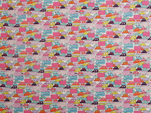 Tela de Algodón Tejido Liso con Adorables Dibujos de Autos y Casas - Image 3