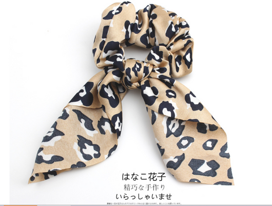 Pack 4 Scrunchies Elásticos con Diseño Leopardo, Floral y Pañuelo para Cabello - Image 4