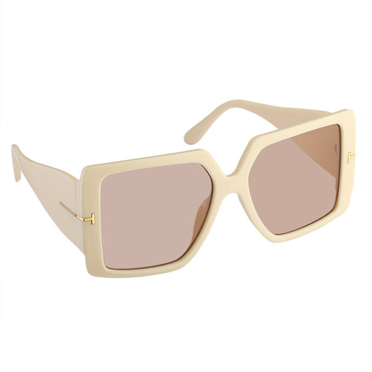 New ladies fashion personality black oversized square sunglasses with gradient lenses and gold-tone 'T' accents. - Image 21
