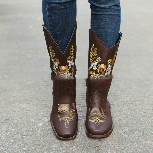 Botas Planas Talla Grande con Bordado de Girasol