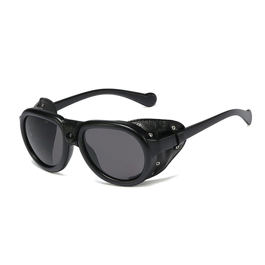 Gafas de Cuero Rojo con Remaches Metálicos