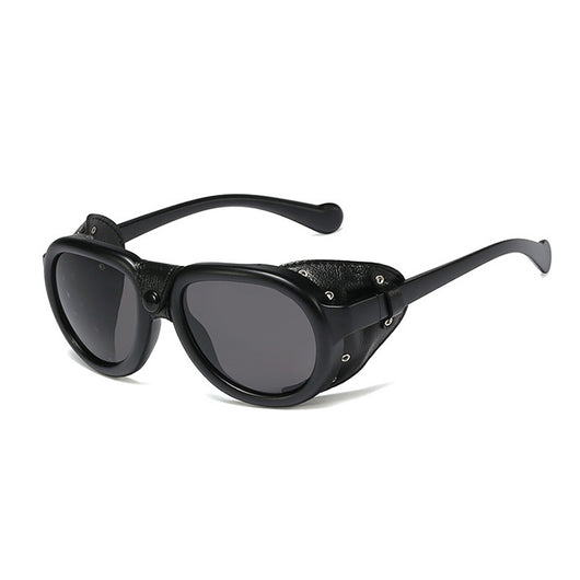 Gafas de Cuero Rojo con Remaches Metálicos