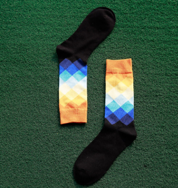 Calcetines Largos de Algodón para Hombre con Diseño de Diamantes Coloridos - Image 5
