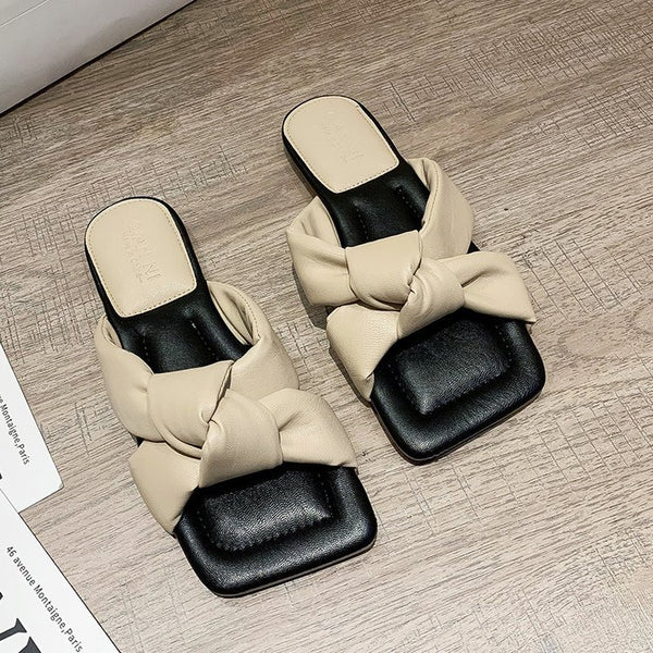 Pantuflas Retorcidas de Moda