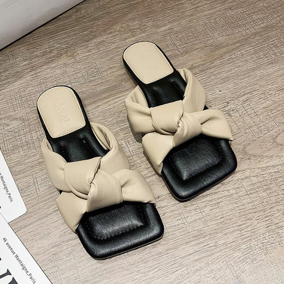 Pantuflas Retorcidas de Moda