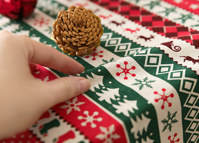 Mantel Navideño Rectangular de Algodón y Lino - Diseño Festivo para Mesas - Image 3