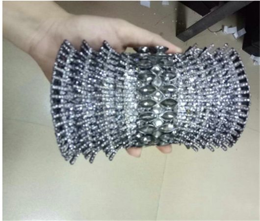 Cartera Clutch Vacía con Diamantes - Estuche Rígido de Lujo - Image 3