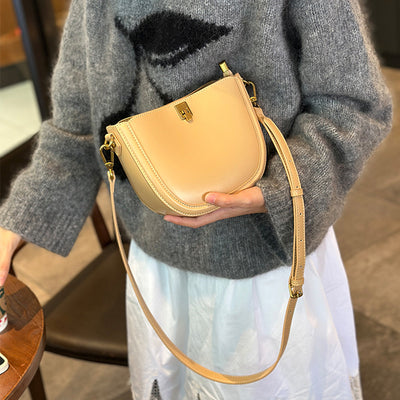 Bolso Mensajero de Cuero para Mujer - Diseño Minimalista y Versátil - Image 2