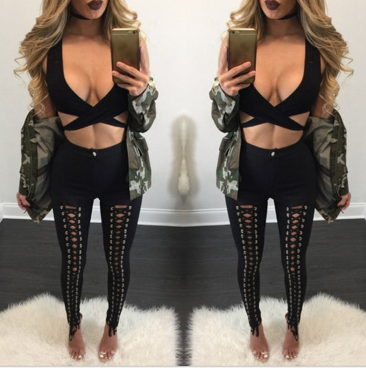 Leggings Ajustados con Ojales Dobles - Diseño Elegante y Versátil