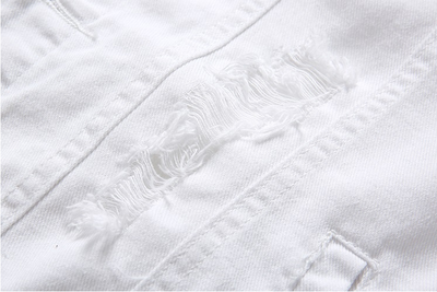 Chaleco Denim Blanco con Bolsillos y Detalles Rotos - Image 7