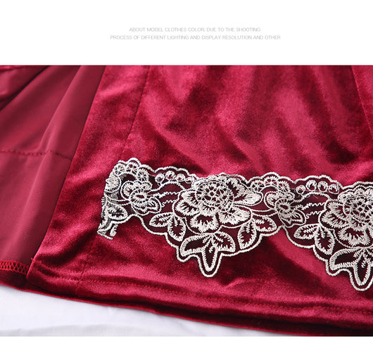 Pijama de Encaje Sensual para Mujer - Image 2