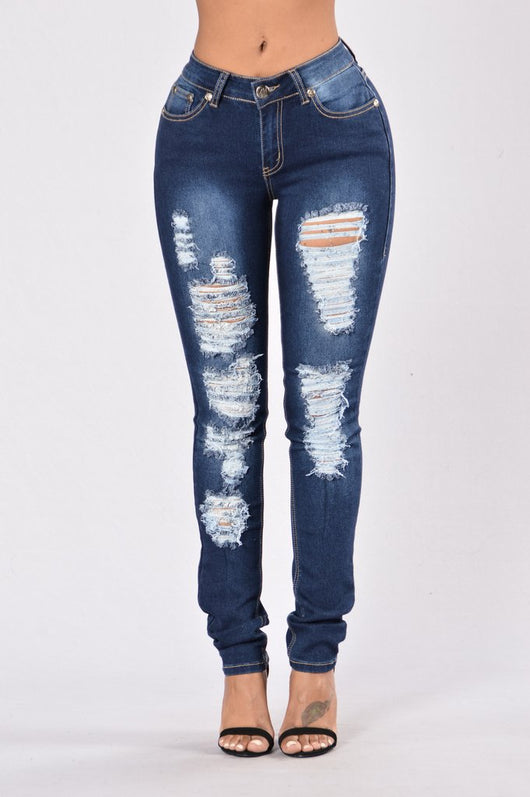 Pantalones Vaqueros Rotos de Moda Contemporánea - Image 4