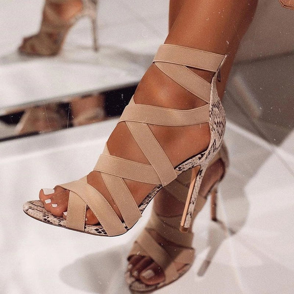 Sandalias de Tacón Fino con Tiras Cruzadas y Patrón Serpiente - Image 5