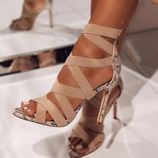 Sandalias de Tacón Fino con Tiras Cruzadas y Patrón Serpiente - Image 5