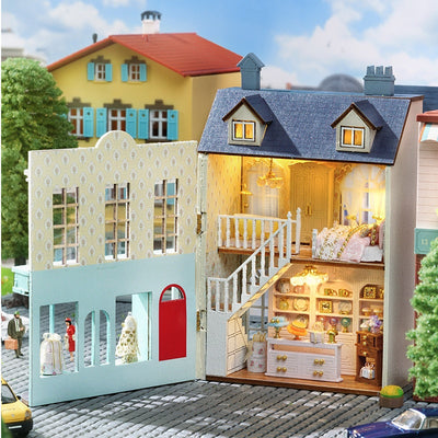 Miniatura de Casa Artesanal de Madera - Colección Adorable para Decorar - Image 13