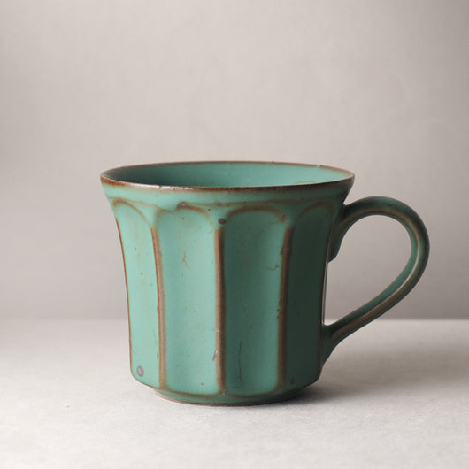 Taza de Cerámica Artesanal con Patrón Vertical - Image 4