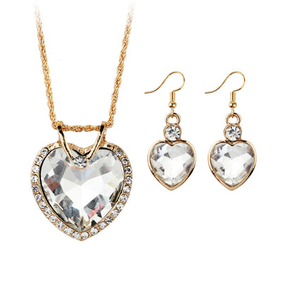 Aretes y Collar de Circonita en Forma de Corazón - Image 6