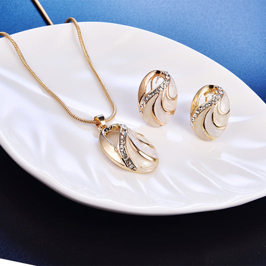Conjunto de Collar y Aretes con Diseño de Caparazón de Tortuga - Image 9