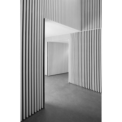 Póster de Arquitectura Moderna en Blanco y Negro - Image 7