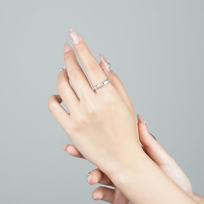 Anillo Ajustable de Diseño Minimalista con Apertura - Image 9
