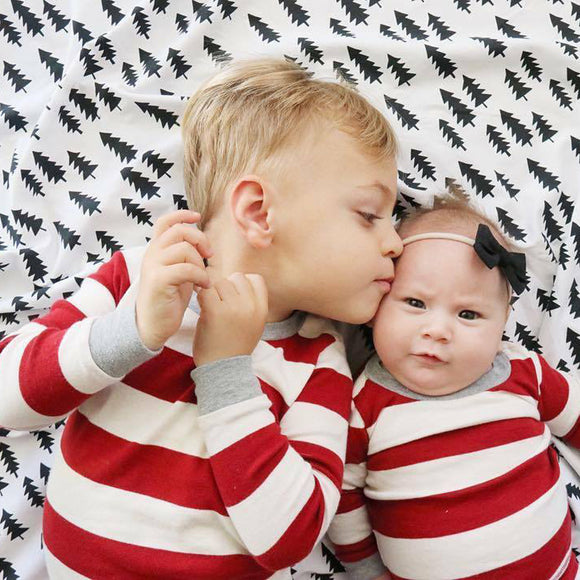 Pijama Navideño a Rayas para Toda la Familia - Conjunto de Abrigo Largo