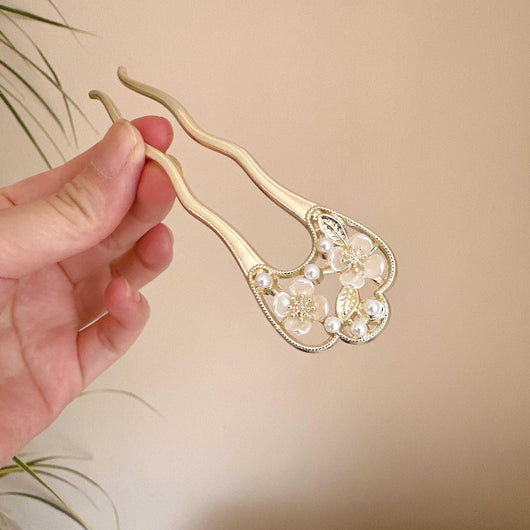 Horquilla en U Estilo Camelia con Cuentas Elegantes - Image 3