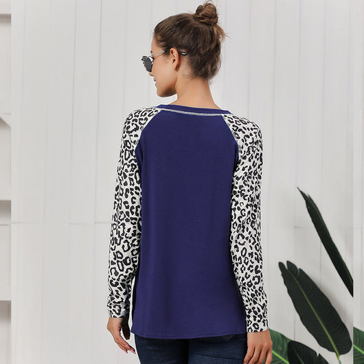 Blusa Leopardo con Mangas Largas y Dobladillo Anudado - Image 16