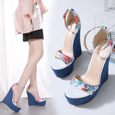 Sandalias Cuña con Estampado - Image 3