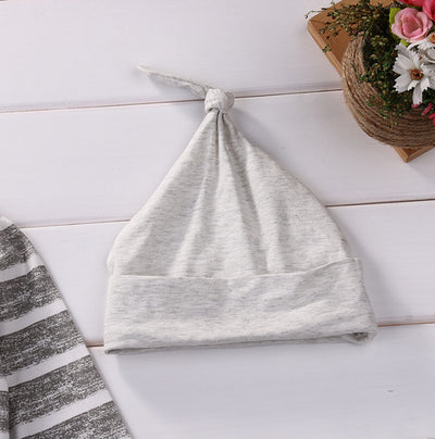 Traje de Rayas para Bebé con Sombrero - Conjunto de Tres Piezas - Image 2
