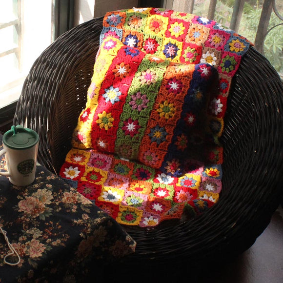 Almohada Decorativa de Flores Tejidas a Mano