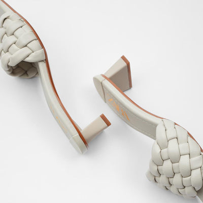 Sandalias Tejidas de Tacón Alto - Image 3