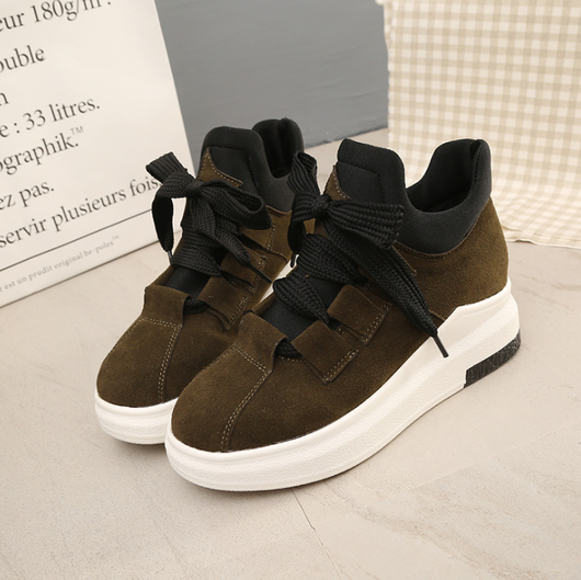 Zapatillas Deportivas con Suela Reforzada y Puntera Redondeada - Image 6