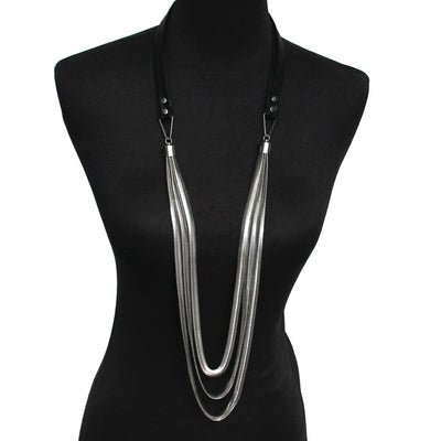 Collar de Cadenas Multicapas en Cuero con Dije Statement - Joyería Elegante para Mujer - Image 7